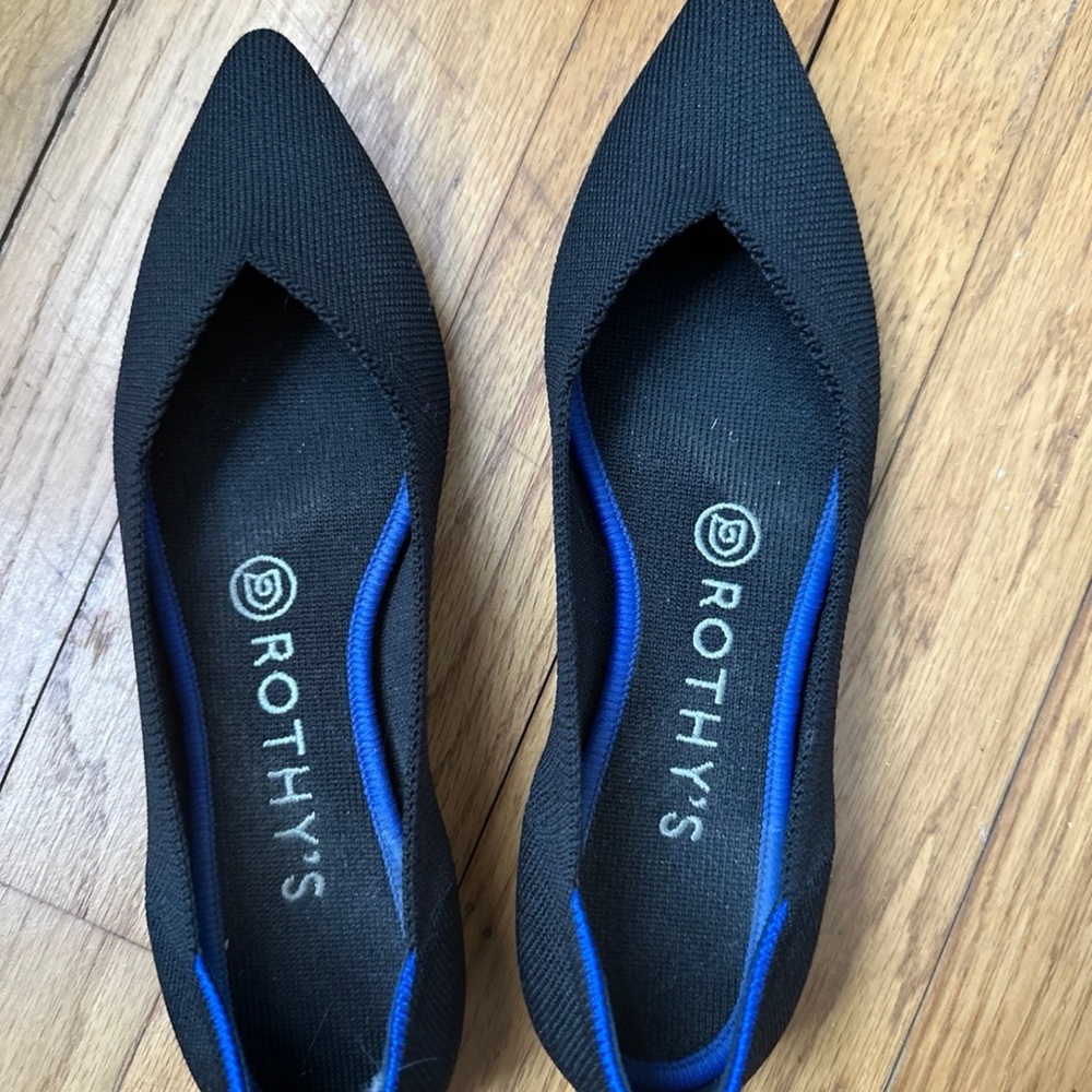 Rothy's Black and Blue Pointed Flats